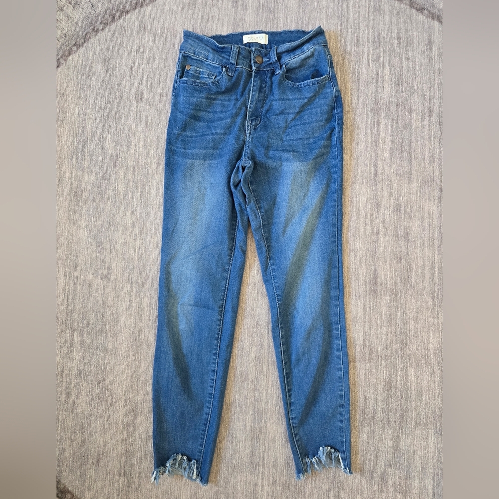 Stylish Blue Cropped Jeans